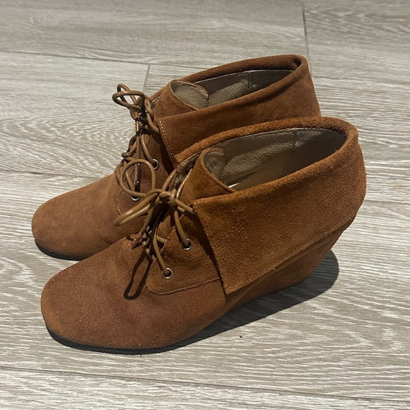 Micheal Kors Booties - Picture 1 of 7